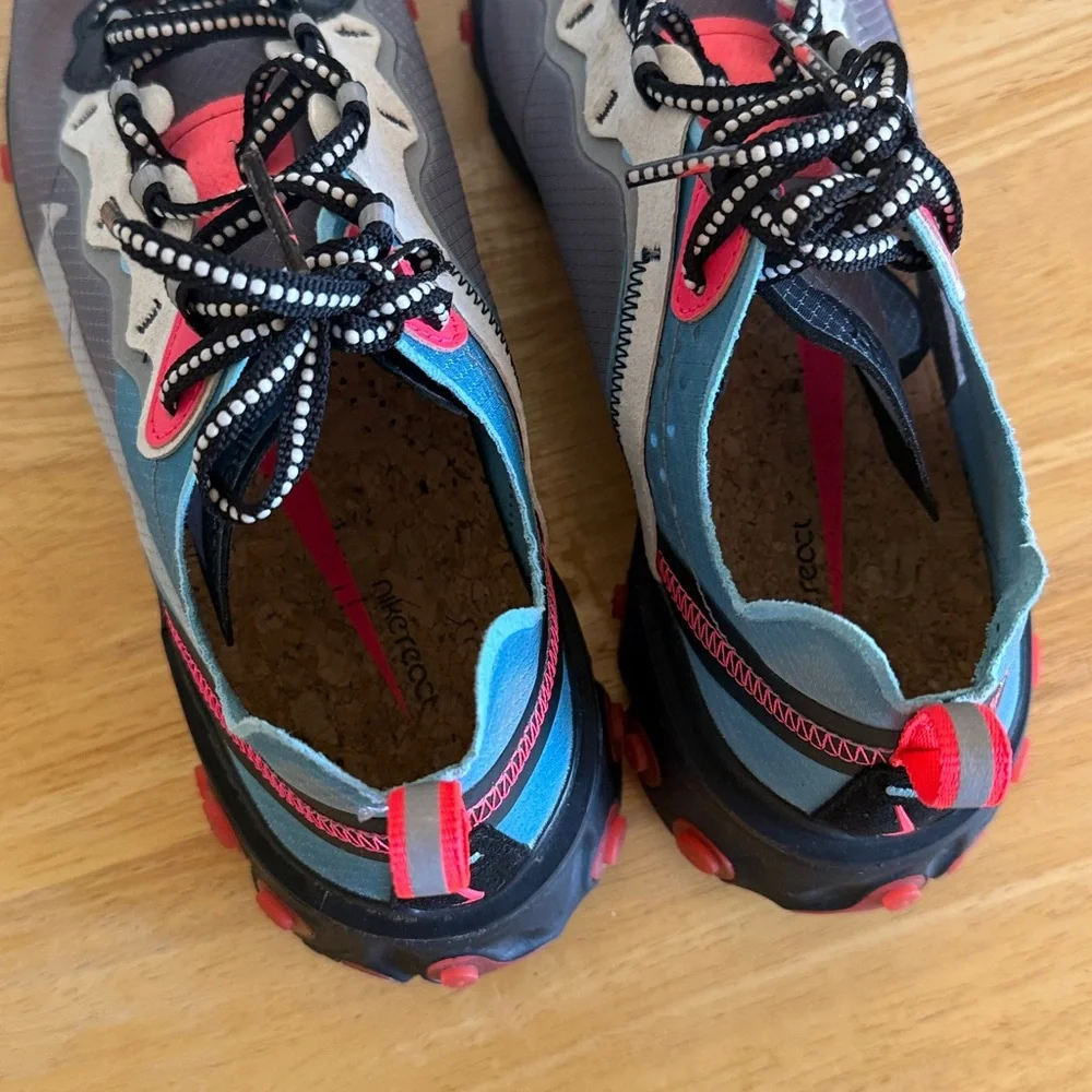 NIKE REACT ELEMENT 87 BLUE CHILL SOLAR RED MENS AQ1090 006 Size 8‎